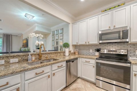 Townhouse in Venice, Florida 3 bedrooms, 181.07 sq.m. № 2213005 - photo 15