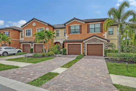 Townhouse in Venice, Florida 3 bedrooms, 181.07 sq.m. № 2213005