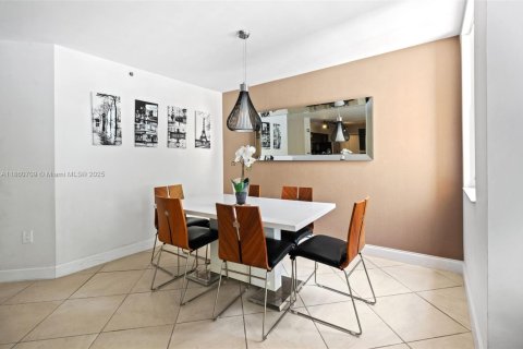 Copropriété à louer à Aventura, Floride: 2 chambres, 102.19 m2 № 1889094 - photo 9