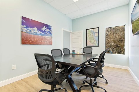 Propiedad comercial en alquiler en Palm Coast, Florida, 111.48 m2 № 1869065 - foto 8
