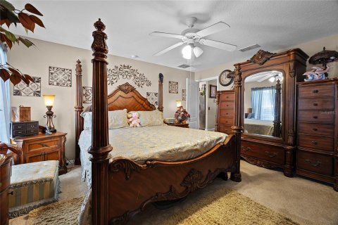 House in Davenport, Florida 5 bedrooms, 223.89 sq.m. № 1900555 - photo 19