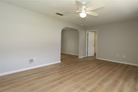 House in Ocala, Florida 2 bedrooms, 120.4 sq.m. № 1883484 - photo 5