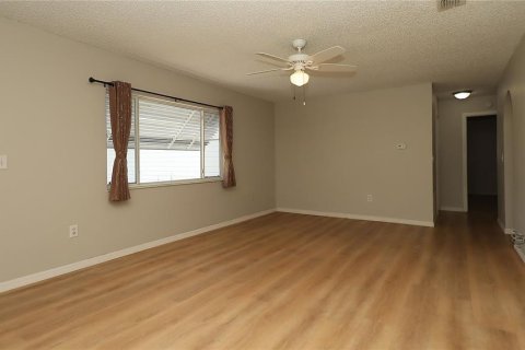 House in Ocala, Florida 2 bedrooms, 120.4 sq.m. № 1883484 - photo 4