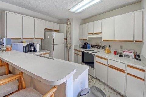 Townhouse in Palm Springs, Florida 2 bedrooms, 109.9 sq.m. № 2246325