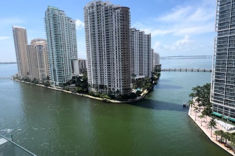 Condo in Miami, Florida, 2 bedrooms  № 1762749 - photo 3
