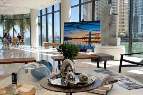 Condo in Miami, Florida, 2 bedrooms  № 1762749 - photo 23