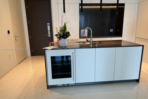 Condo in Miami, Florida, 2 bedrooms  № 1762749 - photo 9