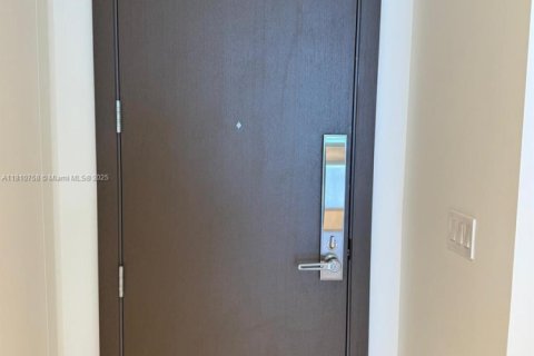 Condo in Miami, Florida, 2 bedrooms  № 1762749 - photo 14