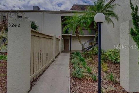 Condo in Orlando, Florida, 2 bedrooms  № 1914003 - photo 1