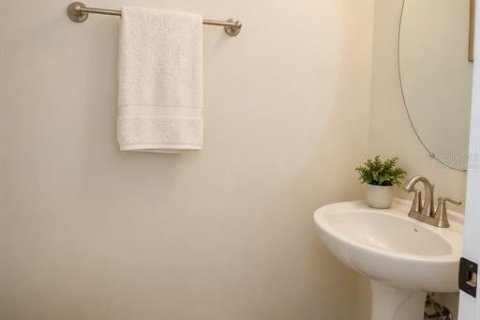Townhouse in Clearwater, Florida 3 bedrooms, 138.98 sq.m. № 2226019 - photo 6