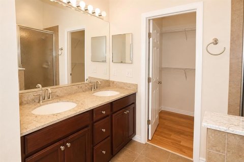 Townhouse in Clearwater, Florida 3 bedrooms, 138.98 sq.m. № 2226019 - photo 13