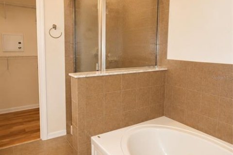 Townhouse in Clearwater, Florida 3 bedrooms, 138.98 sq.m. № 2226019 - photo 12