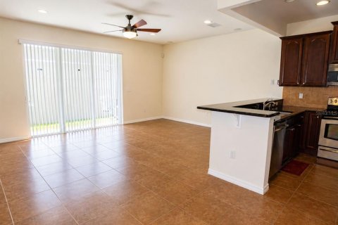 Townhouse in Clearwater, Florida 3 bedrooms, 138.98 sq.m. № 2226019 - photo 3