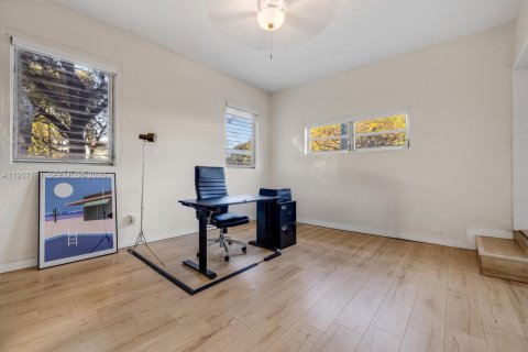 Villa ou maison à vendre à Miami, Floride: 3 chambres, 108.88 m2 № 1995494 - photo 16