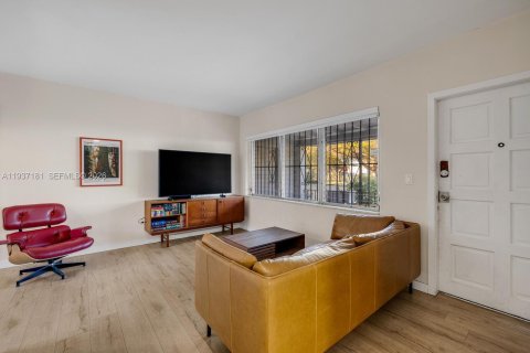 Villa ou maison à vendre à Miami, Floride: 3 chambres, 108.88 m2 № 1995494 - photo 9