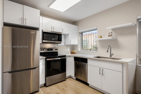 Villa ou maison à vendre à Miami, Floride: 3 chambres, 108.88 m2 № 1995494 - photo 7