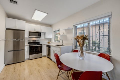 Villa ou maison à vendre à Miami, Floride: 3 chambres, 108.88 m2 № 1995494 - photo 6