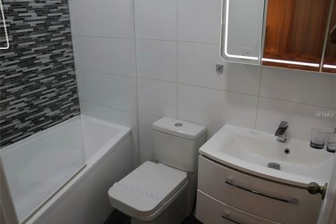 Casa en alquiler en Haines City, Florida, 3 dormitorios, 104.98 m2 № 1901319 - foto 13