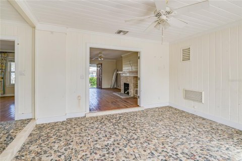 House in Redington Beach, Florida 3 bedrooms, 175.12 sq.m. № 2135883 - photo 18