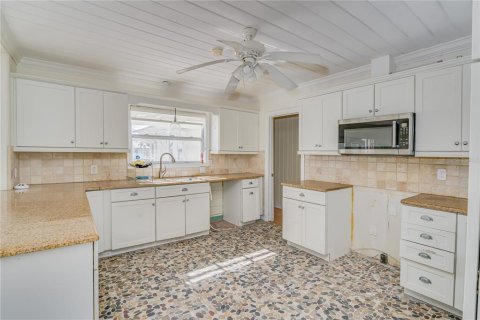 House in Redington Beach, Florida 3 bedrooms, 175.12 sq.m. № 2135883 - photo 19