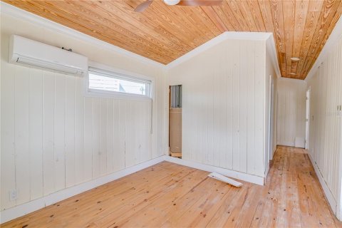 House in Redington Beach, Florida 3 bedrooms, 175.12 sq.m. № 2135883 - photo 25