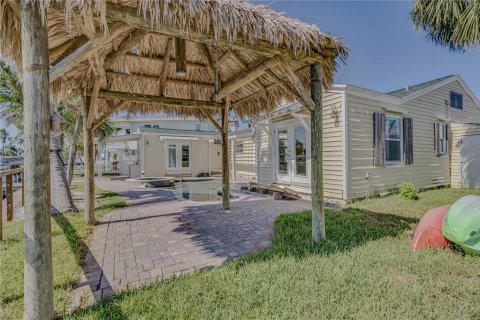 House in Redington Beach, Florida 3 bedrooms, 175.12 sq.m. № 2135883 - photo 6