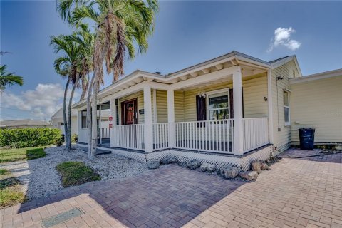 House in Redington Beach, Florida 3 bedrooms, 175.12 sq.m. № 2135883 - photo 10