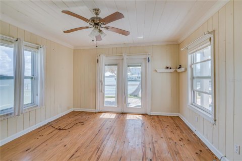 House in Redington Beach, Florida 3 bedrooms, 175.12 sq.m. № 2135883 - photo 24