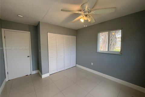 Casa en alquiler en Miami, Florida, 2 dormitorios, 69.68 m2 № 2031892 - foto 7