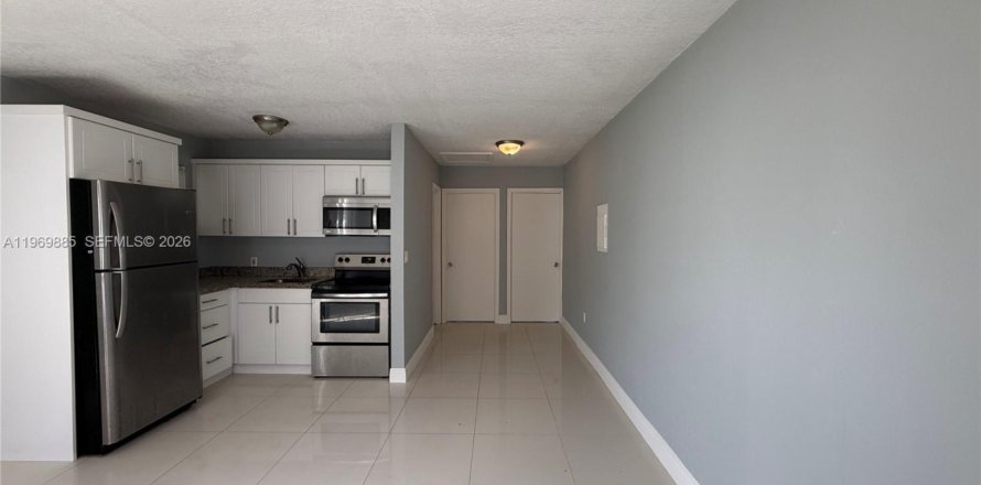 Casa en Miami, Florida 2 dormitorios, 69.68 m2 № 2031892