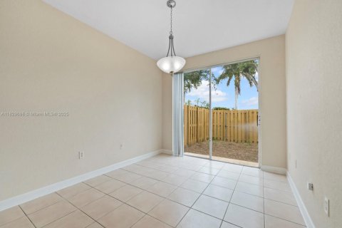 Townhouse in Homestead, Florida 3 bedrooms, 158.31 sq.m. № 1802628 - photo 11