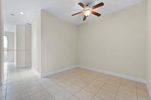 Townhouse in Homestead, Florida 3 bedrooms, 158.31 sq.m. № 1802628 - photo 5