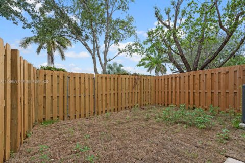 Townhouse in Homestead, Florida 3 bedrooms, 158.31 sq.m. № 1802628 - photo 16