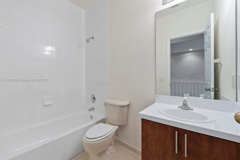 Townhouse in Homestead, Florida 3 bedrooms, 158.31 sq.m. № 1802628 - photo 22