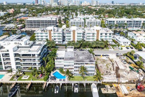 Condominio en Fort Lauderdale, Florida, 2 dormitorios  № 2190902