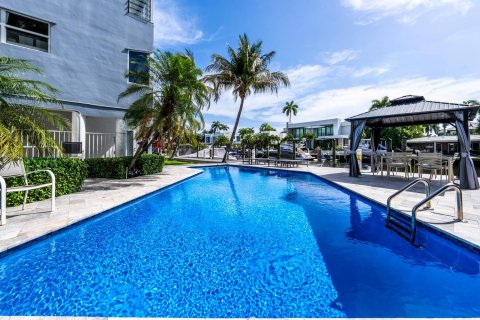 Condominio en venta en Fort Lauderdale, Florida, 2 dormitorios, 78.04 m2 № 2190902 - foto 23
