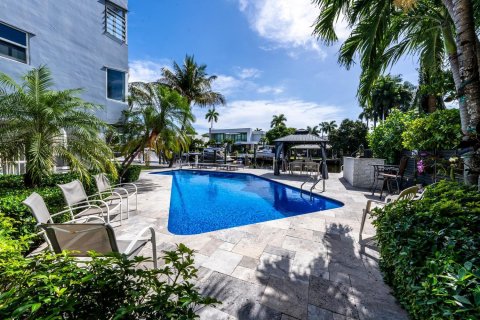 Condominio en venta en Fort Lauderdale, Florida, 2 dormitorios, 78.04 m2 № 2190902 - foto 22