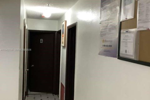 Купить виллу или дом в Норт-Лодердейл, Флорида 4 спальни, № 2054200 - фото 25