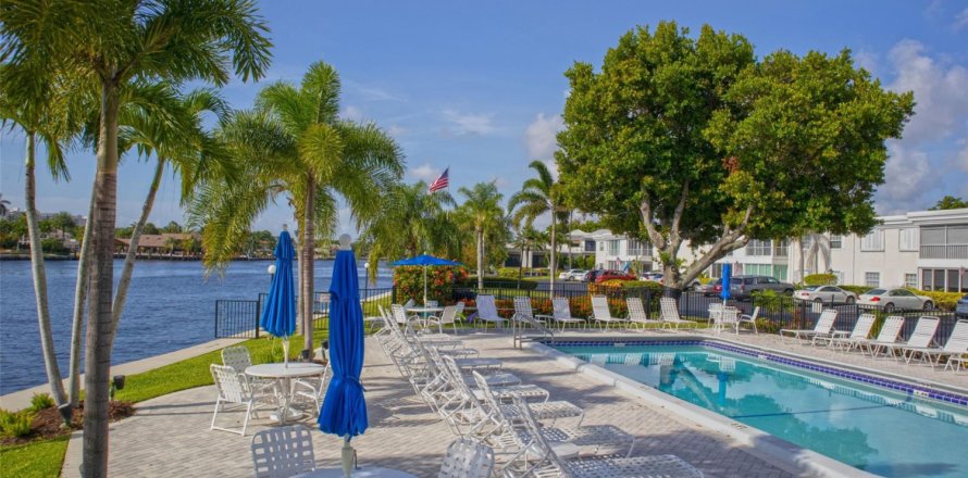Condominio en Fort Lauderdale, Florida, 2 dormitorios  № 1075799