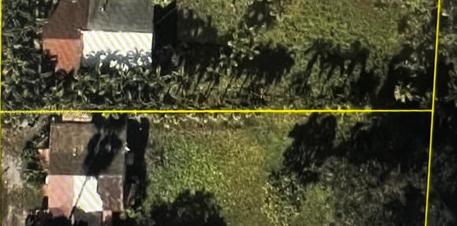 Land in Miami, Florida № 1977006