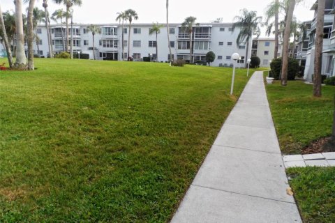 Copropriété à louer à Bradenton, Floride: 2 chambres, 78.04 m2 № 2408237 - photo 13