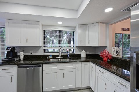 Copropriété à vendre à Bradenton, Floride: 2 chambres, 134.89 m2 № 2356453 - photo 5