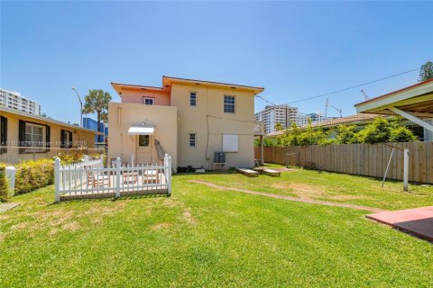 House in Surfside, Florida 4 bedrooms, 161.37 sq.m. № 1216984 - photo 26