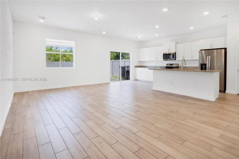 Adosado en alquiler en Homestead, Florida, 4 dormitorios, 163.23 m2 № 2049112 - foto 5