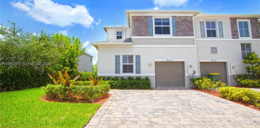 Adosado en Homestead, Florida 4 dormitorios, 163.23 m2 № 2049112