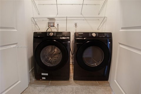 Adosado en alquiler en Homestead, Florida, 4 dormitorios, 163.23 m2 № 2049112 - foto 28