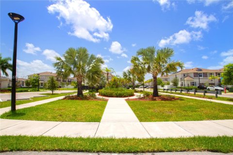 Adosado en alquiler en Homestead, Florida, 4 dormitorios, 163.23 m2 № 2049112 - foto 7