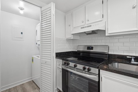Touwnhouse à vendre à Deerfield Beach, Floride: 2 chambres, 99.41 m2 № 2251163 - photo 20