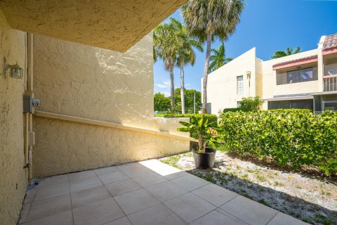 Touwnhouse à vendre à Deerfield Beach, Floride: 2 chambres, 99.41 m2 № 2251163 - photo 8