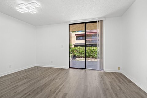 Touwnhouse à vendre à Deerfield Beach, Floride: 2 chambres, 99.41 m2 № 2251163 - photo 18